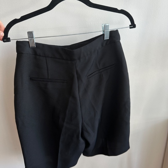 New Babaton Crepe weave shorts - Picture 2 of 3